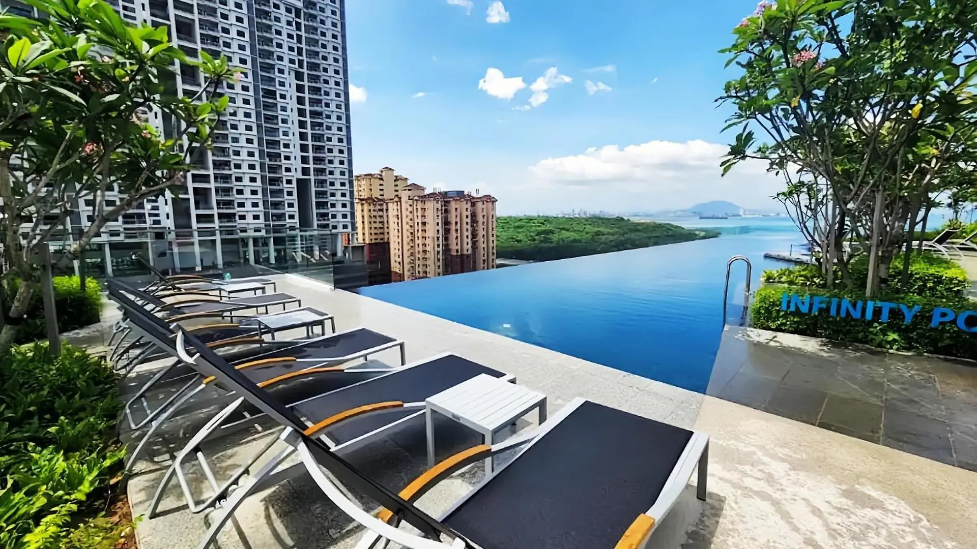 Urban Suites George Town Jelutong Apartment