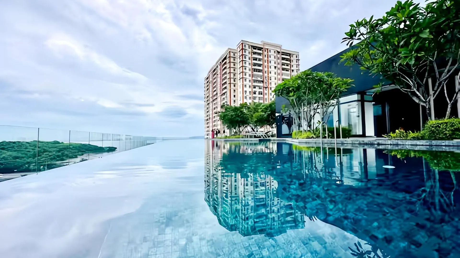 Urban Suites George Town Jelutong 아파트